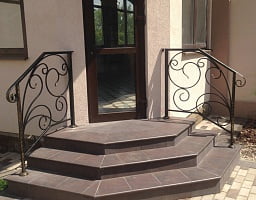 Изготовление лестничных перил и ограждений