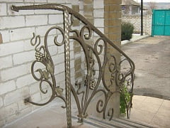 Изготовление кованых лестничных перил 2