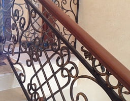 Изготовление кованых лестничных перил 6