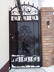 Установка кованой калитки в Приморском