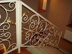 Установка кованого балкона, лесничных перил и ограждений в Жигулевске