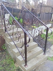 Установка кованых перил