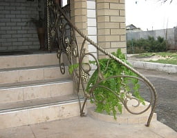 Изготовление кованых лестничных перил 2