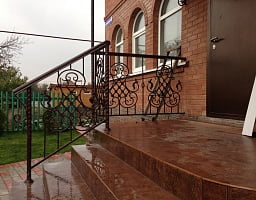 Установка кованых перил 2