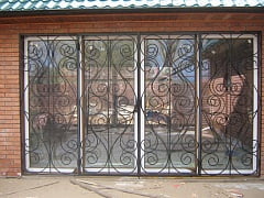 Установка кованых решеток на Ореховой улице