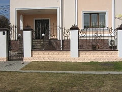 Установка кованых ворот, калитки и забора в Зеленовке