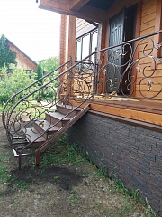 Кованые перила для сруба