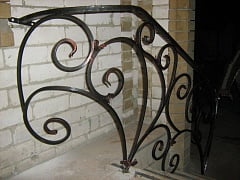 Изготовление кованых лестничных перил 3