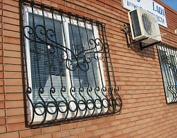 Изготовление кованой решетки на окна 7