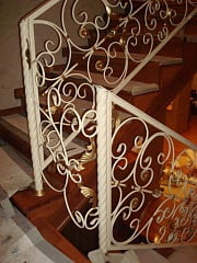 Установка кованого балкона, лесничных перил и ограждений в Жигулевске